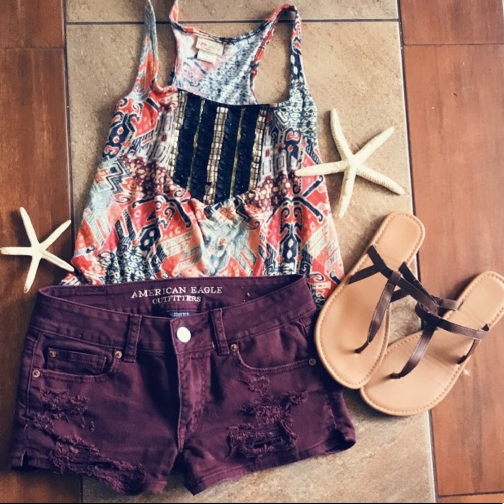Maroon distressed AE Jean shorts